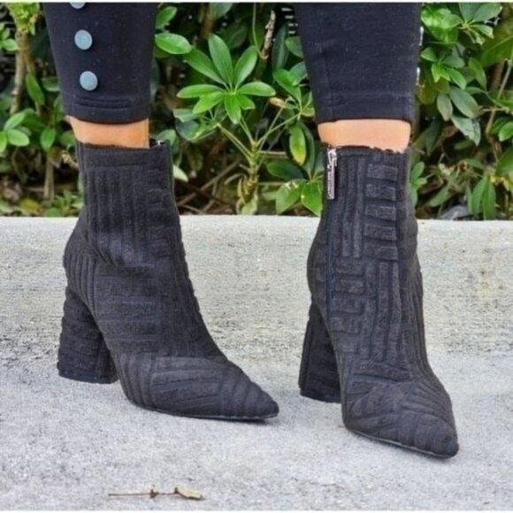 Women's Pointed Toe Zipper Chunky Heel Ankle Boots - Picture 4 of 5